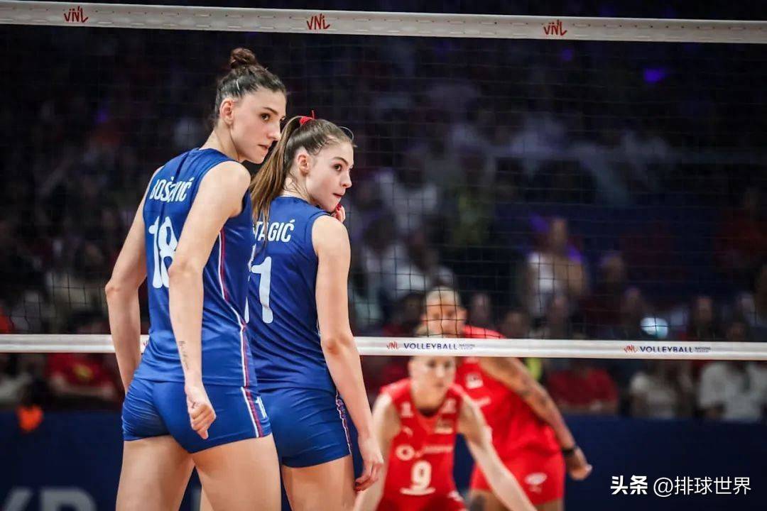 意大利国家队内部会议纪要流出——今晨主帅复盘,德甲使命明确,球队文化被再次提及的简单介绍 意大利国家队内部会议纪要流出——今晨主帅复盘,德甲使命明确,球队文化被再次提及的简单介绍