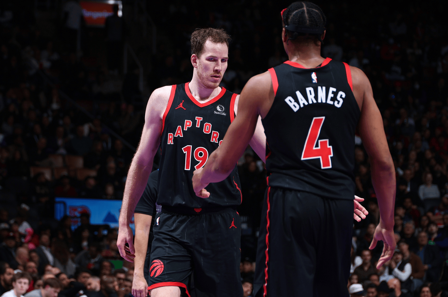 加时末段欧篮联传出新动向,多伦多猛龙更衣室发声,管理层表态:悬念犹存,训练强度明显提升的简单介绍 加时末段欧篮联传出新动向,多伦多猛龙更衣室发声,管理层表态:悬念犹存,训练强度明显提升的简单介绍